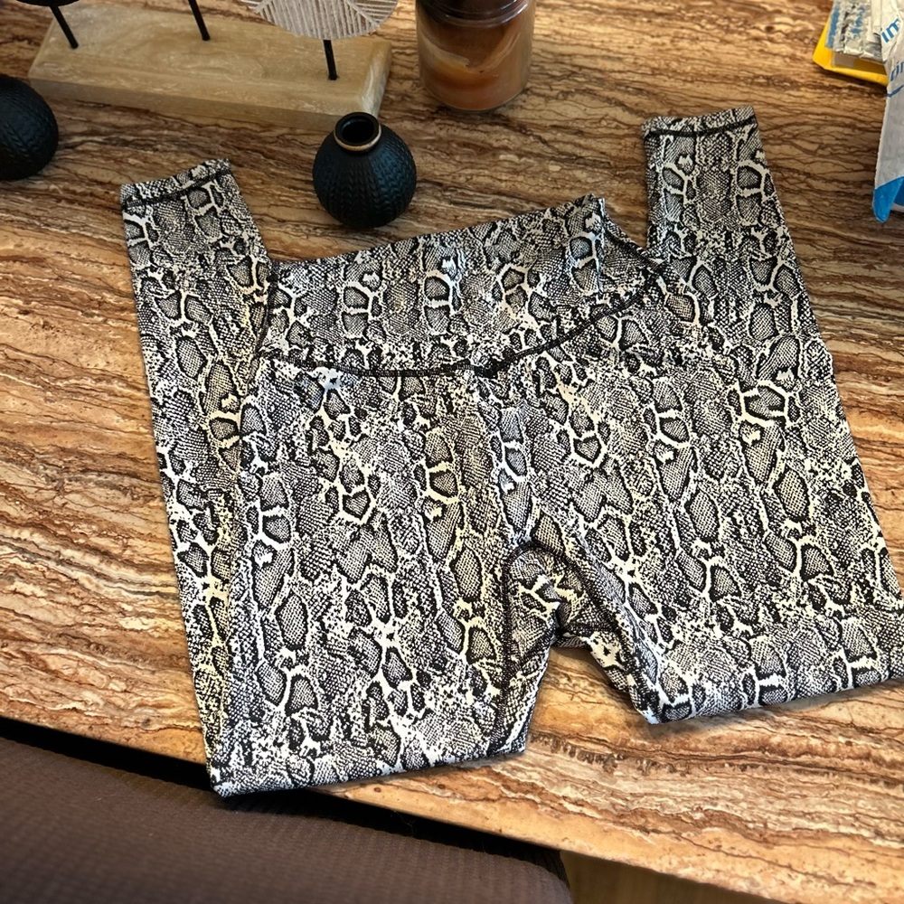 Buff Bunny Leggings